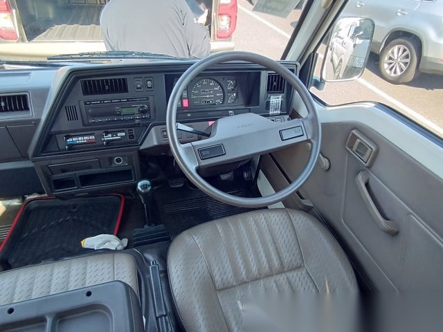 
								Retro Japanese Cargo Cruiser: 1992 Nissan Homy Coach Manual full									
