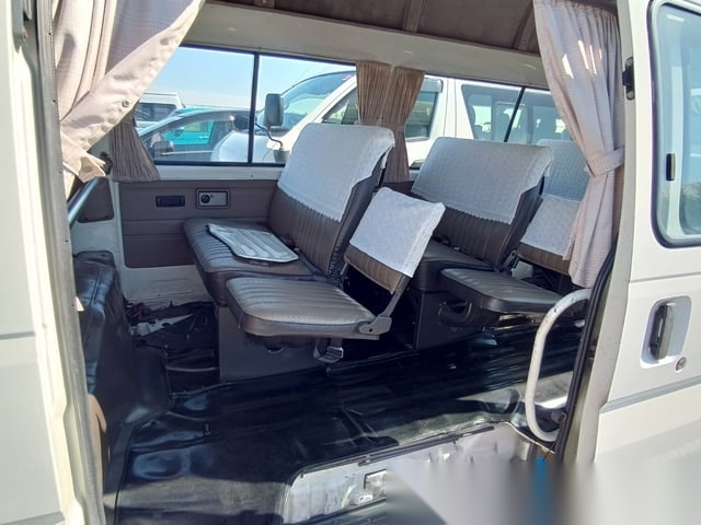 
								Retro Japanese Cargo Cruiser: 1992 Nissan Homy Coach Manual full									