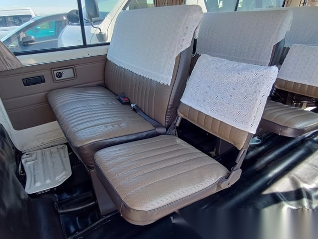 
								Retro Japanese Cargo Cruiser: 1992 Nissan Homy Coach Manual full									