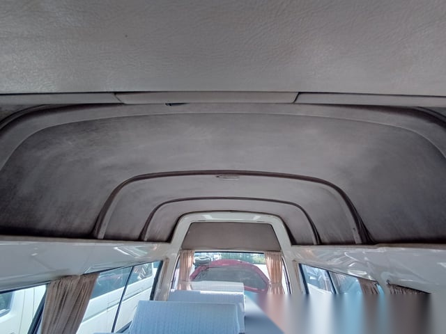 
								Retro Japanese Cargo Cruiser: 1992 Nissan Homy Coach Manual full									