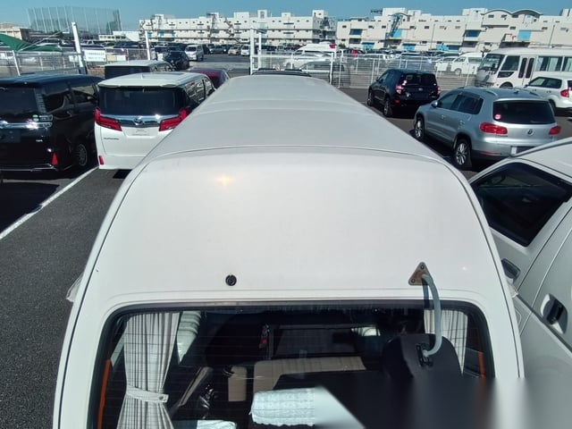 
								Retro Japanese Cargo Cruiser: 1992 Nissan Homy Coach Manual full									